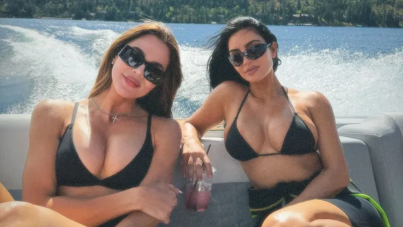 Kim Kardashian recibe críticas tras publicar fotos en bikini, después de la muerte de su abuela 'MJ'