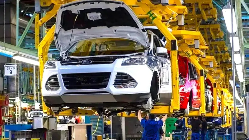 500.000 coches y más empleo en Valencia: Ford y Geely lanzarán un SUV electrificado
