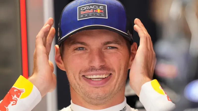 Max Verstappen vence a 100 pilotos en una carrera de karting y completa reto muy especial