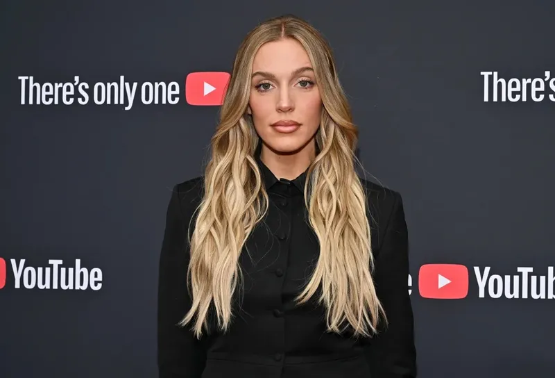 Alex Cooper, presentadora de “Call Her Daddy”, anuncia que está embarazada