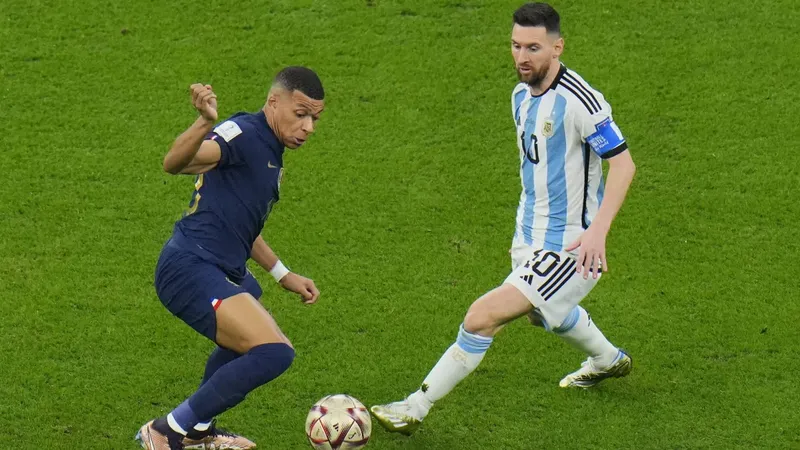 Mbappé dice que Messi es el mejor del mundo y que le va a pelear el trono goleador de los Mundiales