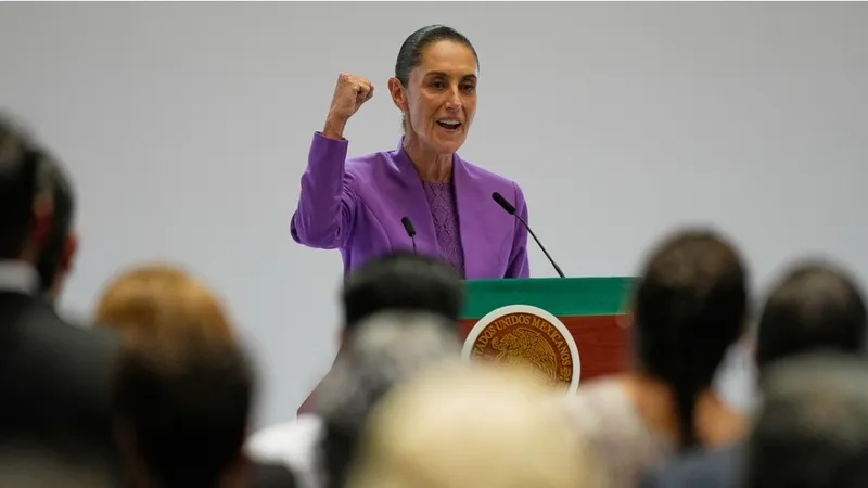 Sheinbaum choca con EE.UU y rechaza deportaciones de mexicanos a Centroamérica