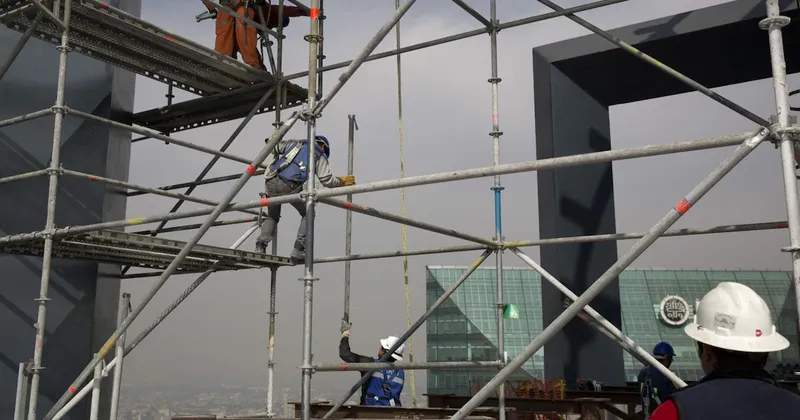 Economía de México retrocede en mayo en medio del freno al gasto público
