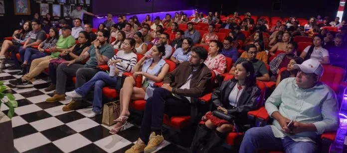 Comunicadores de Nicaragua participan en encuentro de intercambio con Ben Norton