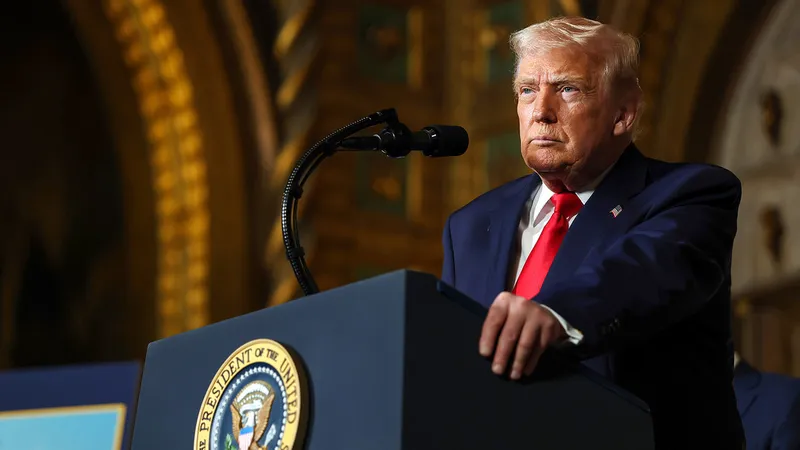 Trump expone sus "tres estrategias" sobre Irán