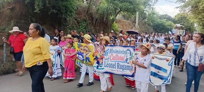 Managua celebra la excelencia académica con desfile estudiantil