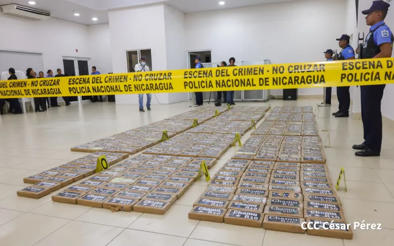 Policía incauta 694 kilos de cocaína tras abandono de camioneta en San Rafael del Sur