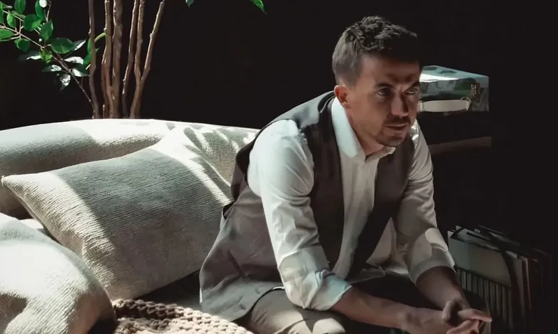 Actor de “Malcolm el de enmedio” atraviesa dura crisis tras su divorcio