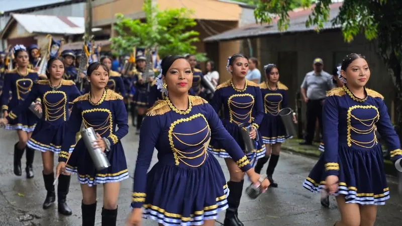 Nicaragua conmemora el 14 de septiembre con desfiles escolares