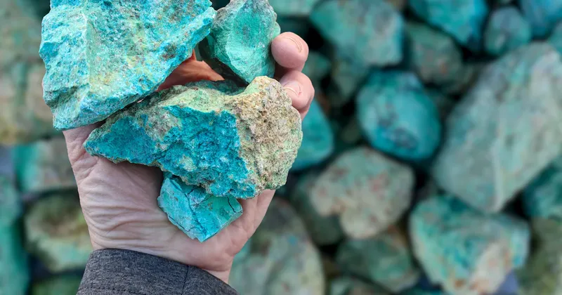 Qué son y cómo invertir en minerales críticos, indispensables para la IA, la energía y la defensa