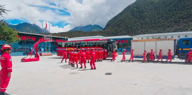 Xi Jinping ordena máxima respuesta tras deslizamiento en puerto de Xizang