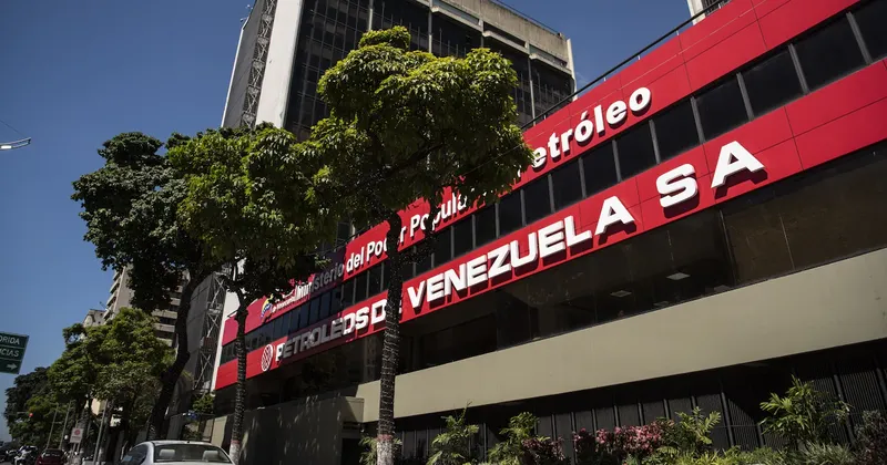 Venezuela publica nuevas reglas petroleras que ponen fin al control de PDVSA