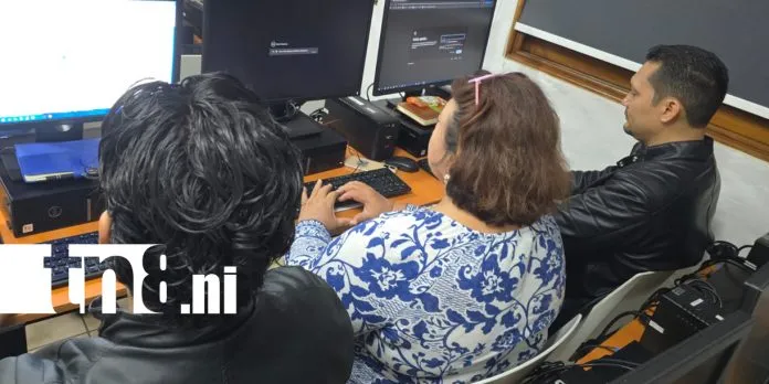 Más de mil docentes fortalecen sus competencias con Inteligencia Artificial en Nicaragua