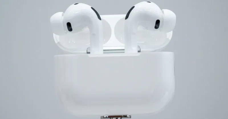 Apple filtra por error sus AirPods con cámara: la razón por la que no saldrán hasta 2027