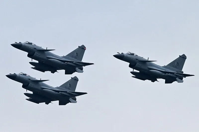 China nunca había desplegado tantos aviones militares fuera de casa. Lo ha hecho frente al ejército más poderoso de África