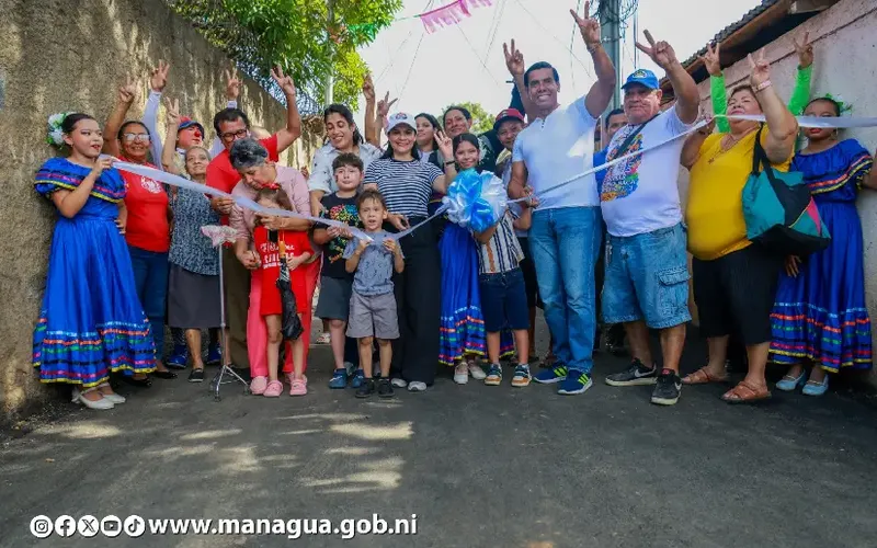 Alcaldía de Managua entrega siete nuevas cuadras asfaltadas en el barrio 8 de Marzo