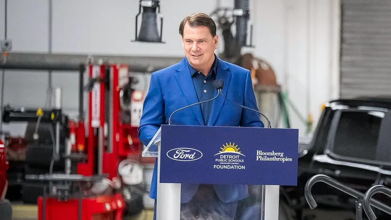 Jim Farley, CEO de Ford, pone en jaque a BYD: “Nuestros motores eléctricos son un 30% más eficientes que los suyos”