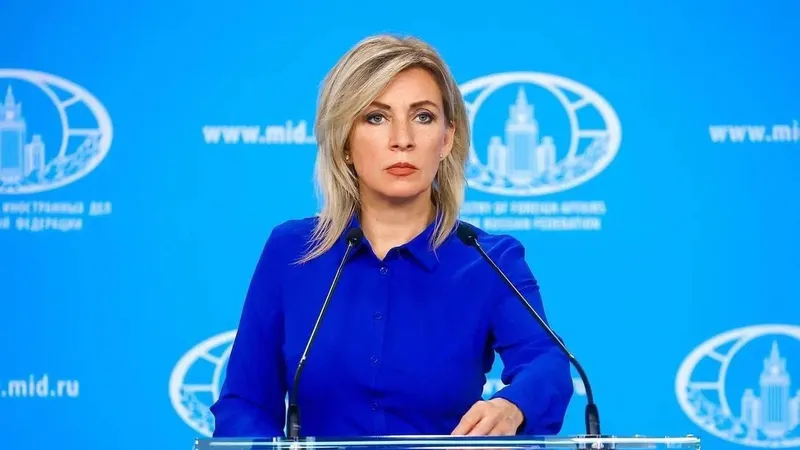 La fuerte reacción de Zajárova al periodista europeo que le preguntó a Zelenski cómo ayudarlo a "matar a más rusos"