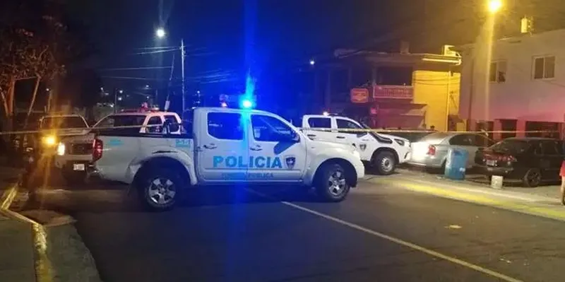 Violenta noche en Costa Rica: ataques armados dejan tres personas baleadas