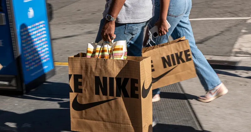 Acciones de Nike se encaminan a su peor año desde el retiro de Jordan en 1993
