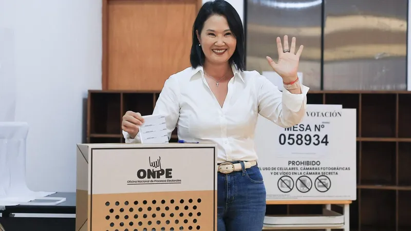 Fujimori invita a peruanos a votar "de manera consciente" en elecciones regionales y municipales