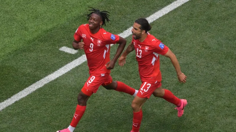 Manzambi y Vargas impulsan a Suiza a dieciseisavos