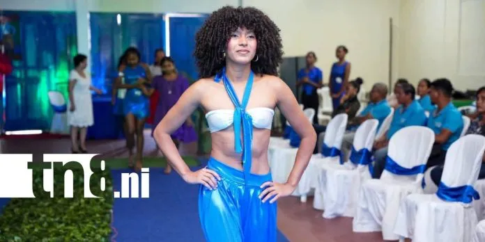 Talento y emprendimiento brillan en la Pasarela Azul de Bilwi