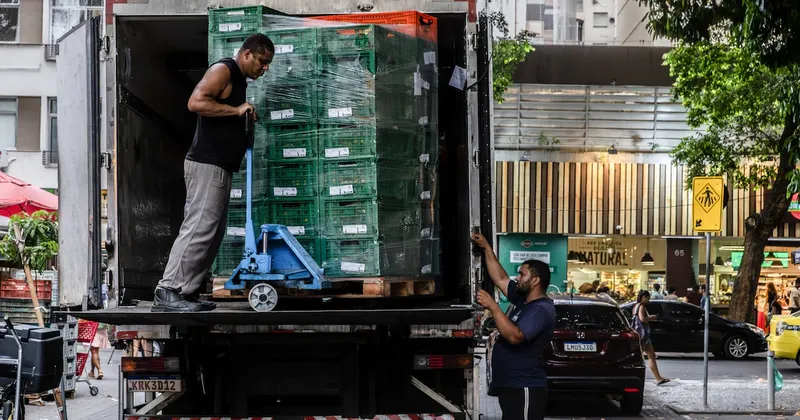 Brasil supera las previsiones y crea 165.827 empleos formales en agosto