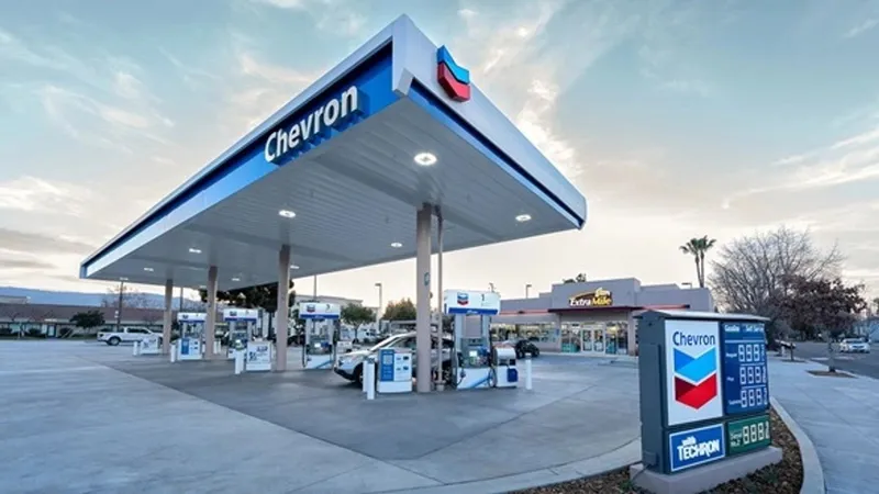 Gobierno de California pide a población evitar estaciones de Chevron por alto costo de gasolina