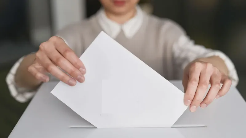 La web de las Elecciones 2026 destaca el voto extranjero CERA como opción principal para el 29 de noviembre