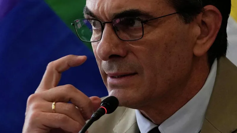"Es un escenario de absoluto desgaste en Bolivia": ¿a qué se enfrenta Paz en lo político y económico?