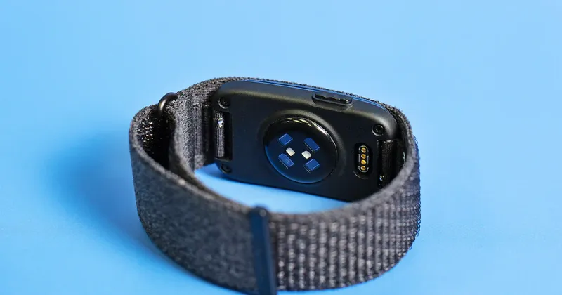 Garmin va por Whoop con su nueva pulsera sin pantalla de US$200: sus pros y contras