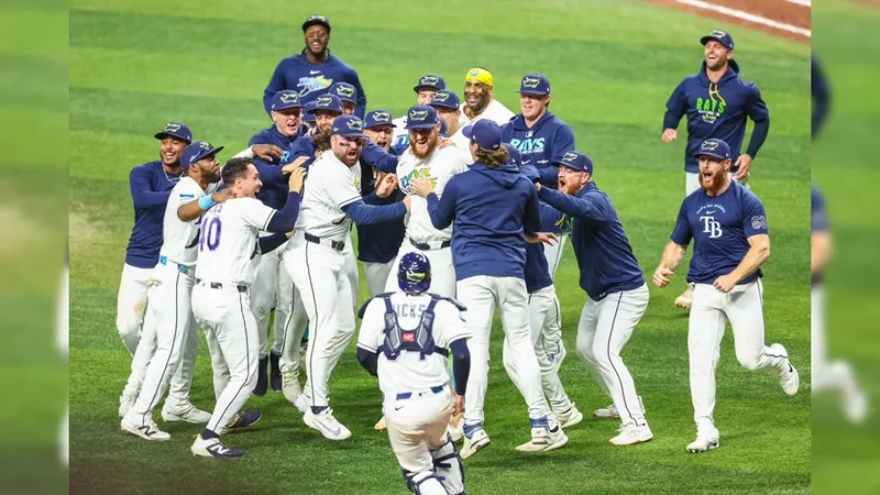 Los Tampa Bay Rays aplastan a los Cleveland Guardians y clasifican a la Serie Mundial 2026