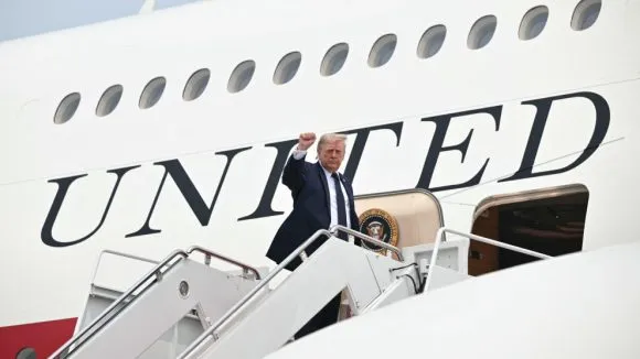 Donald Trump viajó oculto en un contenedor de catering tras la cumbre de la OTAN ante supuestas amenazas de Irán