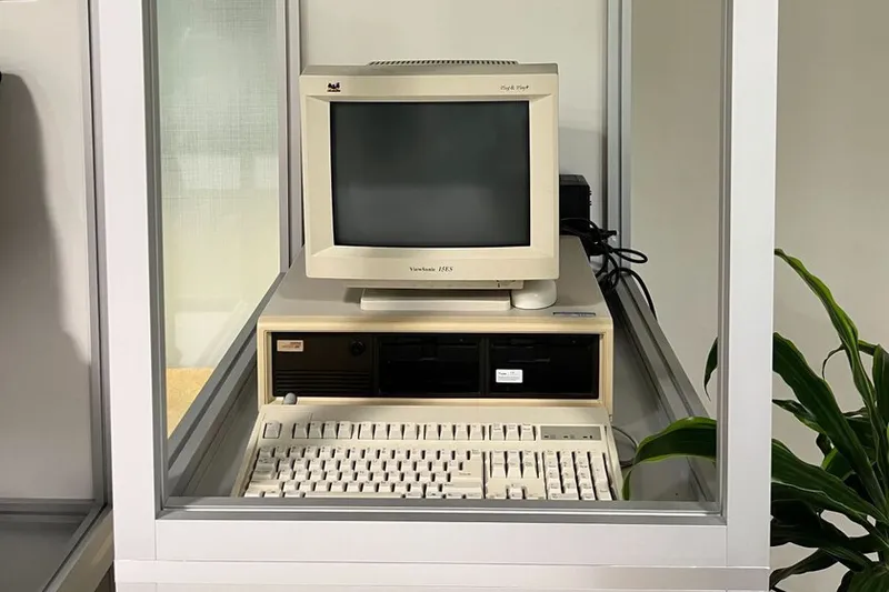 Hace 35 años, Sid Meier compró un PC de 10.000 euros para crear Civilization. Hoy, no solo lo conserva, sino que también funciona