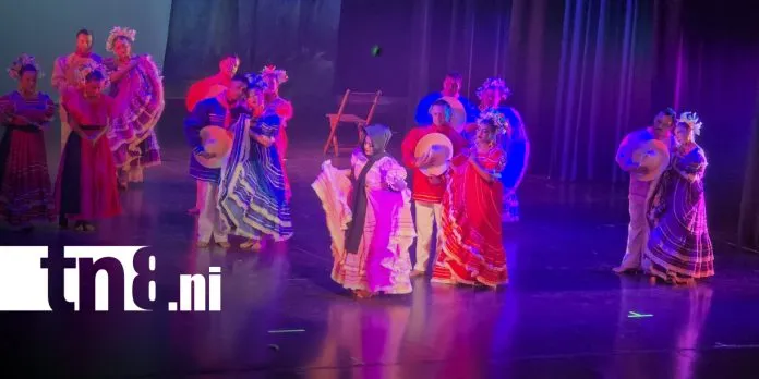 El Ballet Folclórico Tepenahuatl celebró sus 45 años de trayectoria