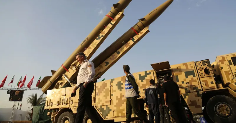 EE.UU. afirma que Irán atacó a sus fuerzas mientras Arabia Saudita golpeaba milicias en Irak