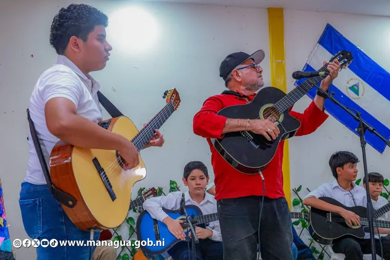 Estudiantes de guitarra rinden homenaje al General Sandino