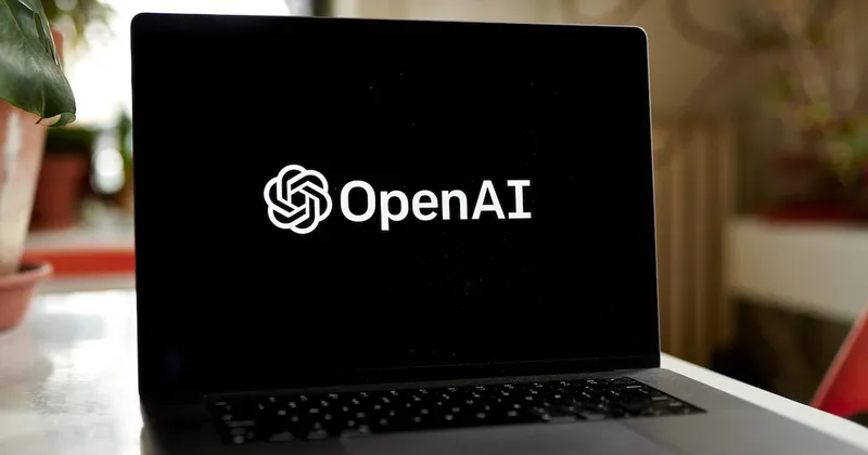 OpenAI presenta su primer chip de IA junto a Broadcom y apunta a reducir hasta un 50% los costos