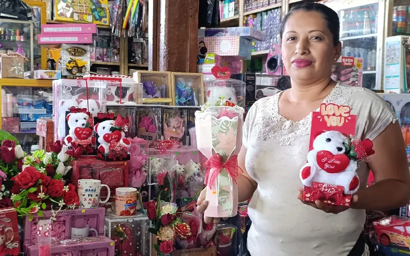 Mercado Israel Lewites ofrece variedad de regalos para consentir a mamá este 30 de mayo