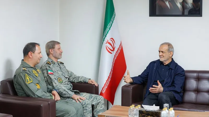 Comandante del Ejército de Irán promete respuesta “decisiva y contundente” ante amenazas al país