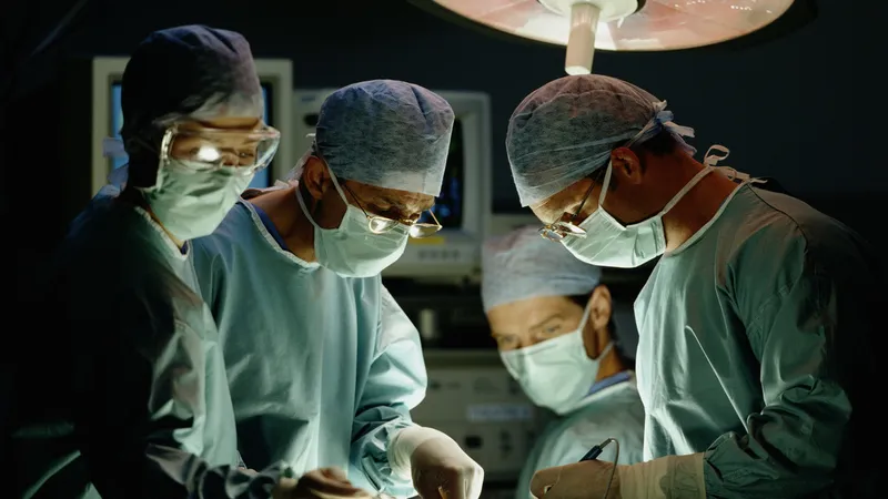 56 km de distancia entre doctor y paciente: inédita cirugía que marca un hito