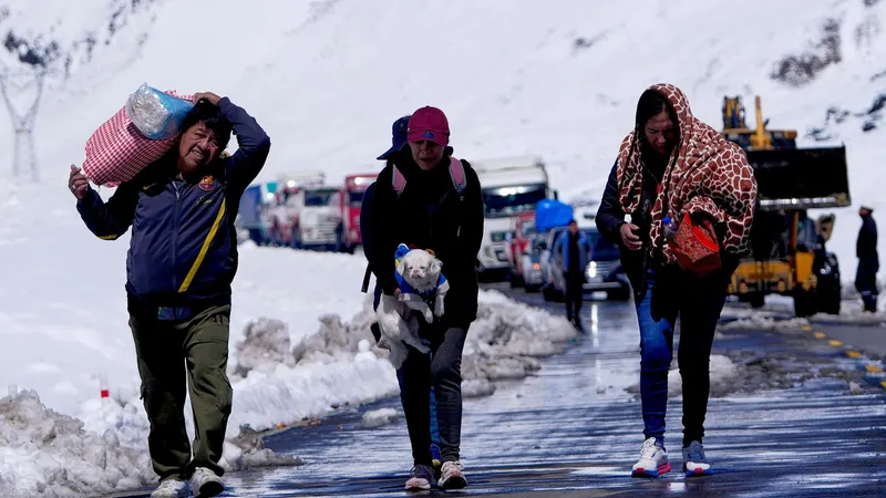 No solo es el combustible: Bolivia padece fuertes lluvias y nevadas