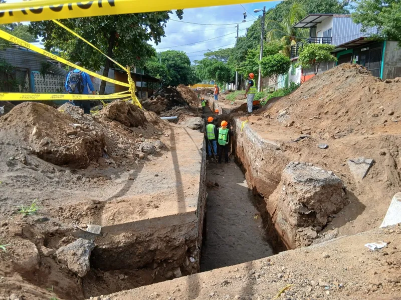 Pobladores de los barrios 30 de Mayo y Eduardo Contreras de Managua beneficiados con obras de saneamiento