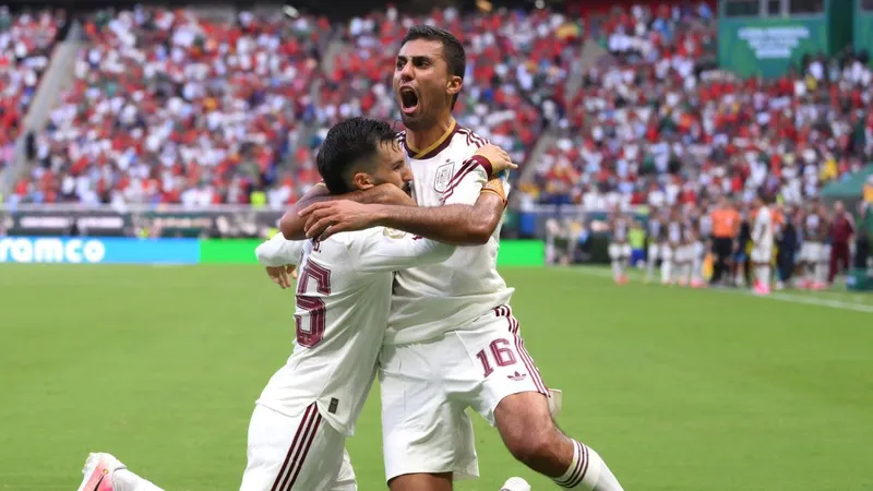 España gana la batalla de Guadalajara para clasificarse como primera de grupo