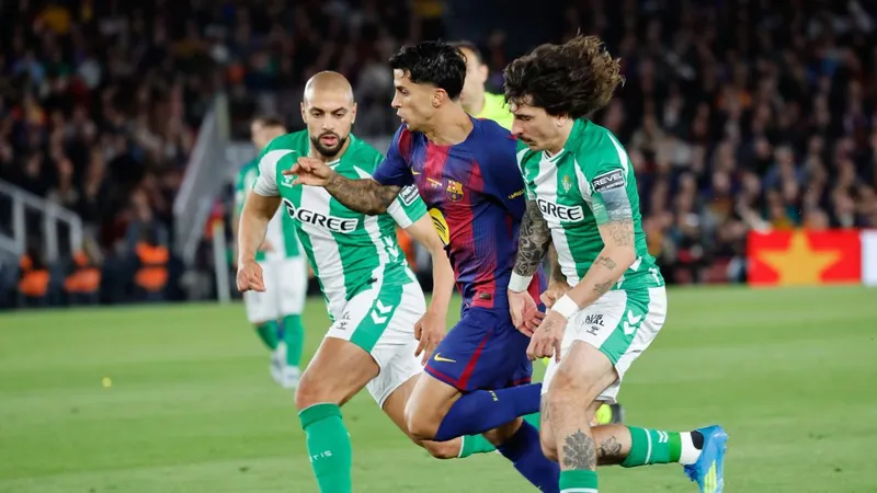 La defensa que Flick trabaja para el Barça 2026-2027