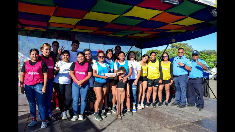 Corinto reune a competidores de todo el país en el Desafío Extremo Arena y Mar