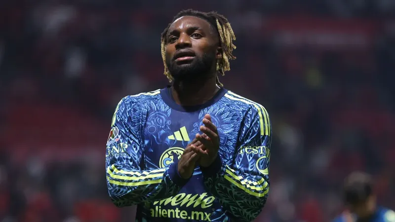 Allan Saint-Maximin reveló las razones por las que se fue del América