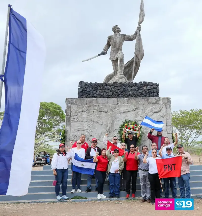 Trabajadores rinden homenaje a los Héroes de San Jacinto