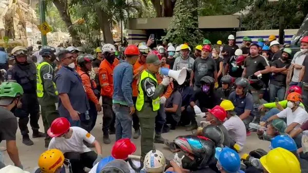 Aumenta a 589 la cifra de fallecidos tras el doble sismo en Venezuela